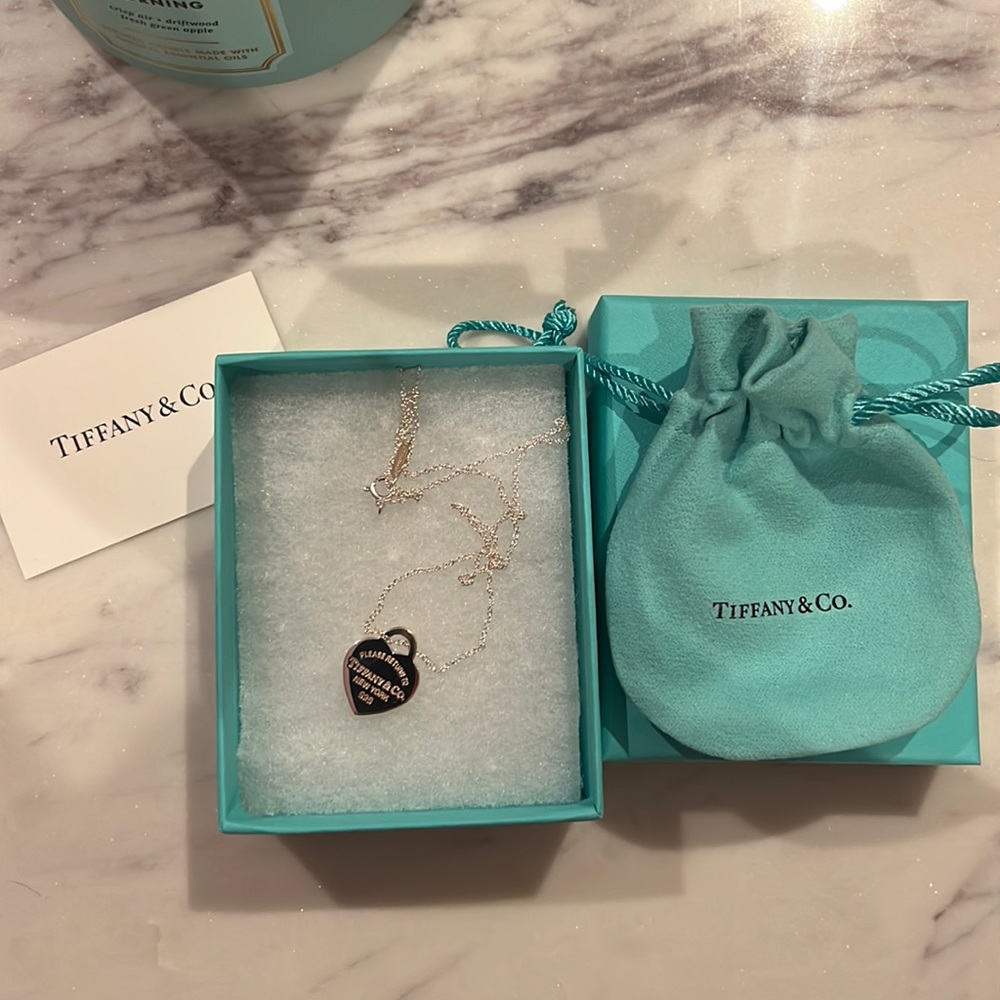 Authentic Tiffany heart necklace in silver.